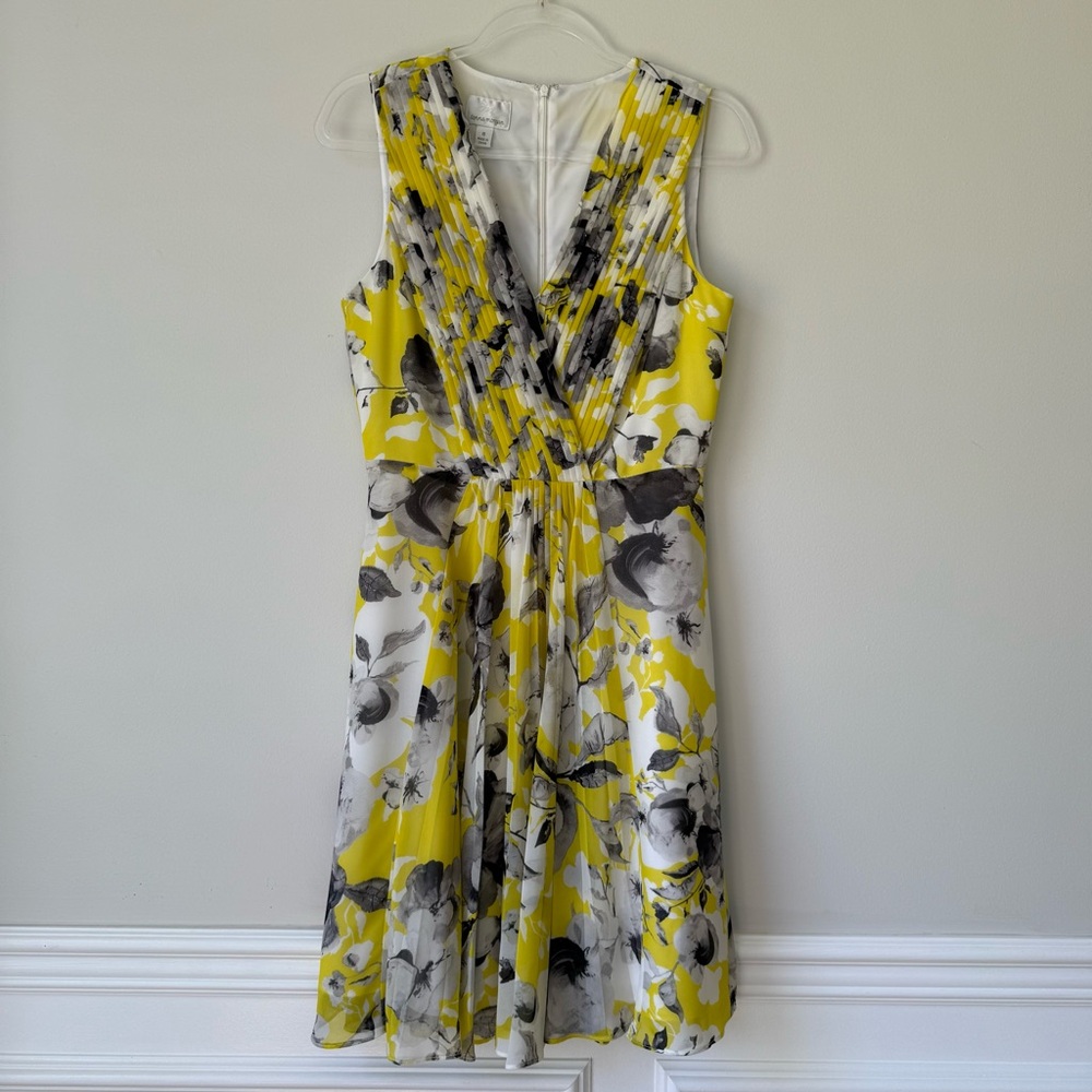 Donna Morgan Yellow and Gray Sleeveless V-Neck Dress Sz 6